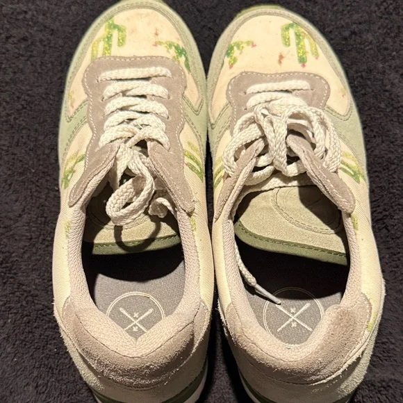 Inkkas Cactus 🌵 Print Sneakers with Green Accents women’s Sz.7 - Picture 7 of 13